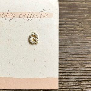 “G” Diamond Earring